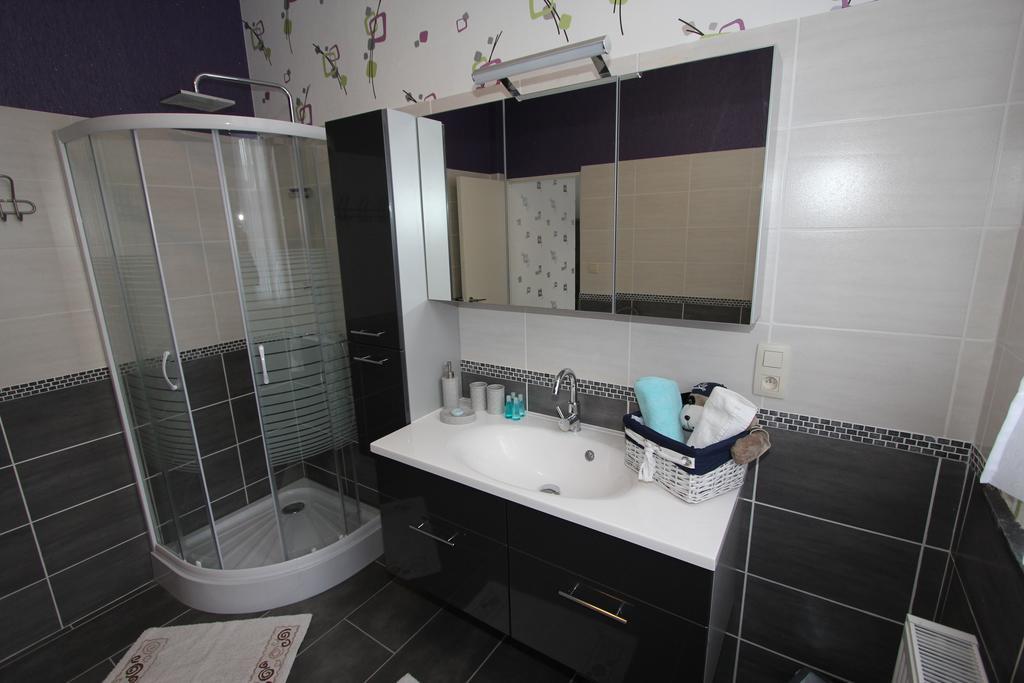 Ferienwohnung Orchidee Comines-Warneton Zimmer foto